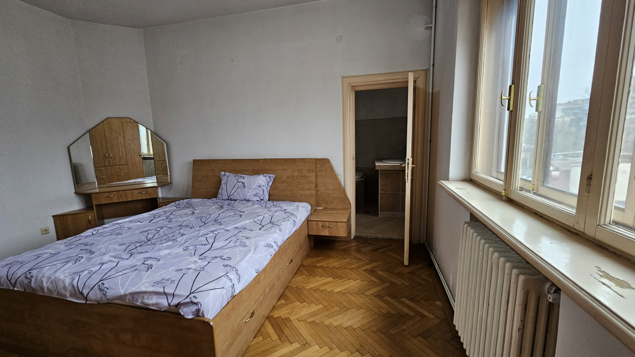 Piata Rosetti * centrala proprie * apartament cu 3 camere + birou