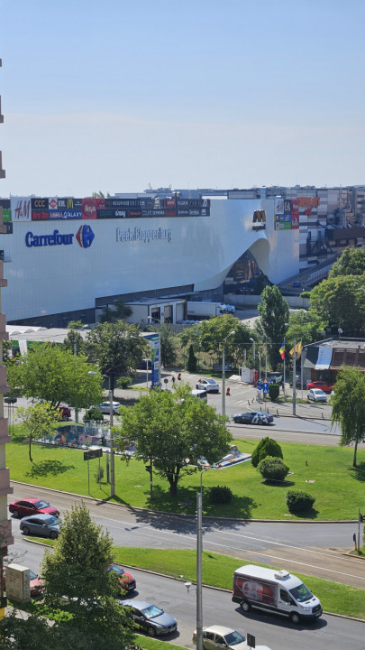 Pantelimon intersectie cu Iancului langa Mega Mall si Mc Donald's