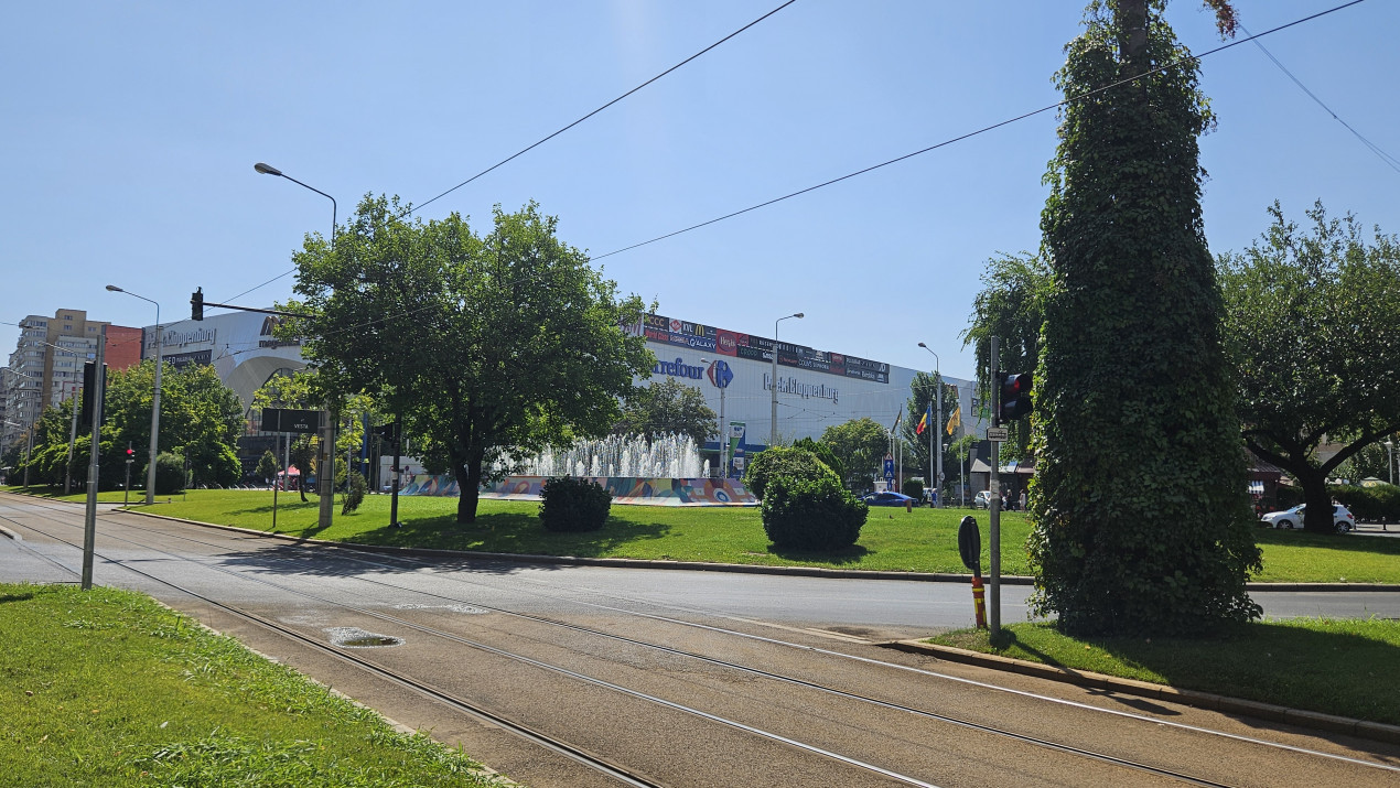 Pantelimon intersectie cu Iancului langa Mega Mall si Mc Donald's