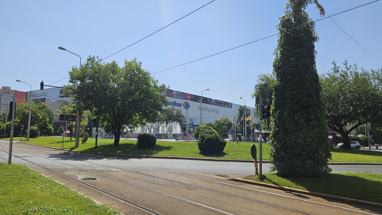 Pantelimon intersectie cu Iancului langa Mega Mall si Mc Donald's