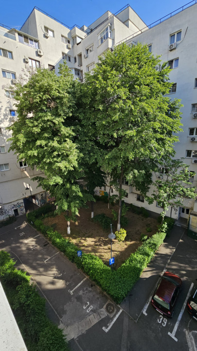 Romana - Lahovarii garsoniera in bloc din 1985 izolat termic
