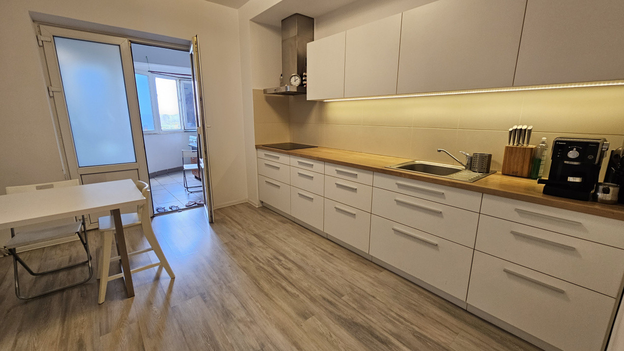 Unirii adiacent * blocul Erbasu * constructie 2001 * 105.40 mp