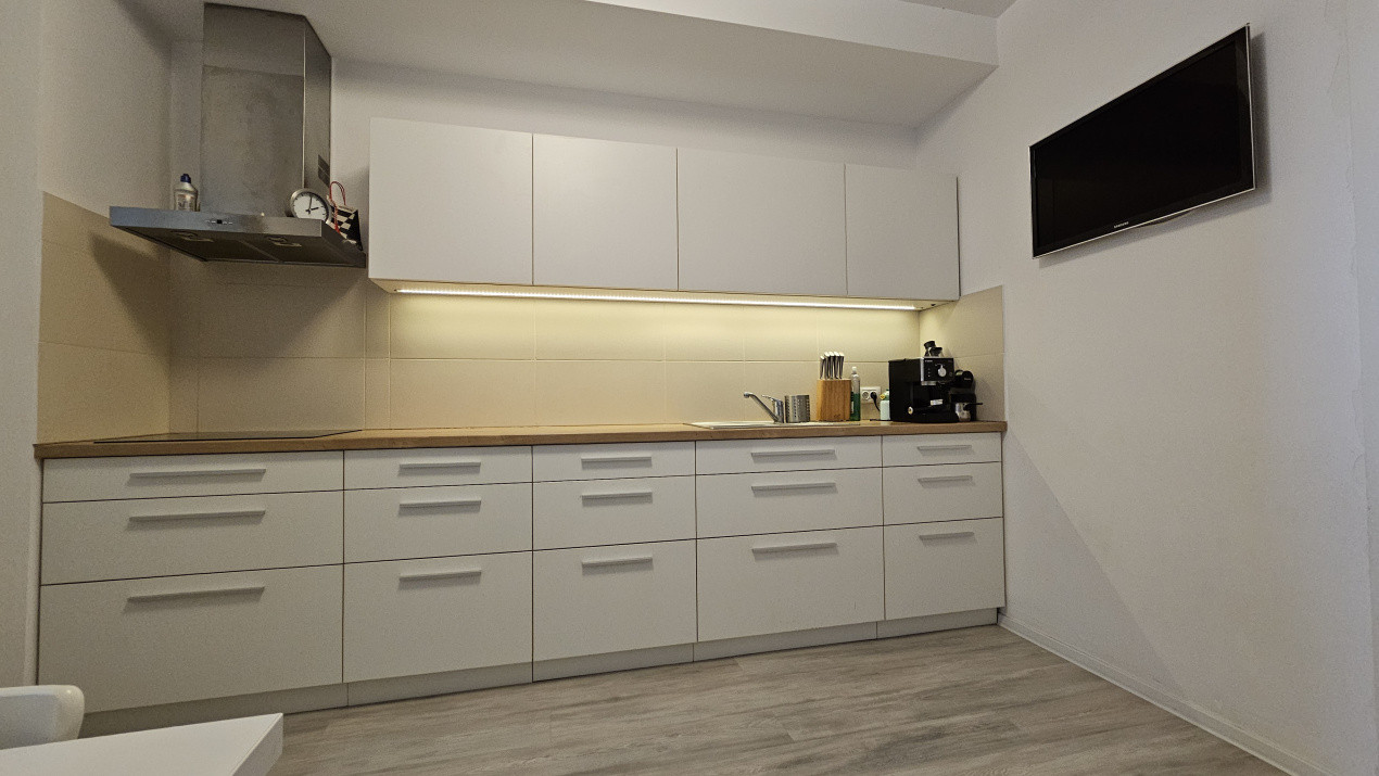Unirii adiacent * blocul Erbasu * constructie 2001 * 105.40 mp