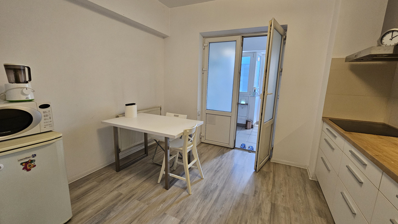 Unirii adiacent * blocul Erbasu * constructie 2001 * 105.40 mp