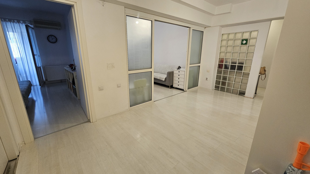 Unirii adiacent * blocul Erbasu * constructie 2001 * 105.40 mp