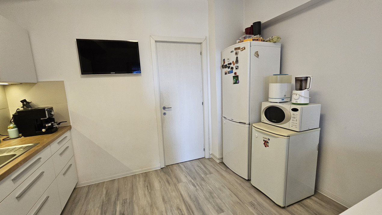 Unirii adiacent * blocul Erbasu * constructie 2001 * 105.40 mp