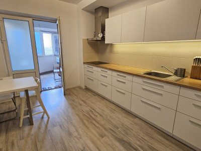 Unirii adiacent * blocul Erbasu * constructie 2001 * 105.40 mp