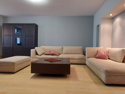 Bulevardul Unirii stradal 2 camere modificate * 86 mp