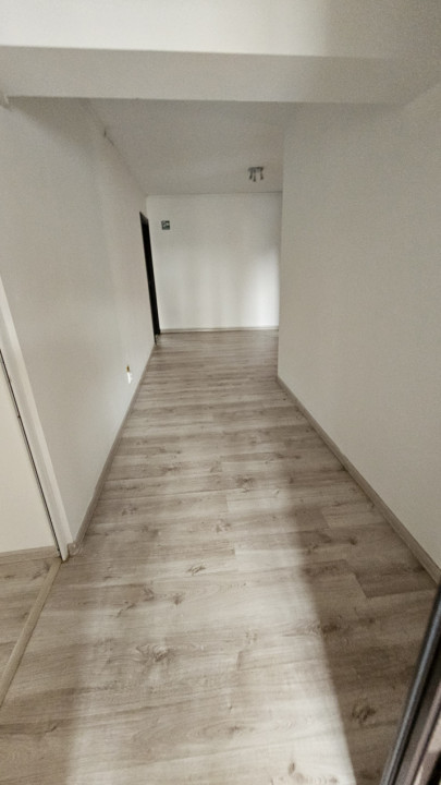 Stirbei Voda * Cismigiu  4 camere nemobilate pentru firma sau locuit