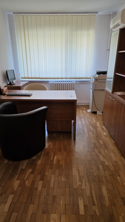 Piata Victoriei etajul 1 mobilat pentru firma