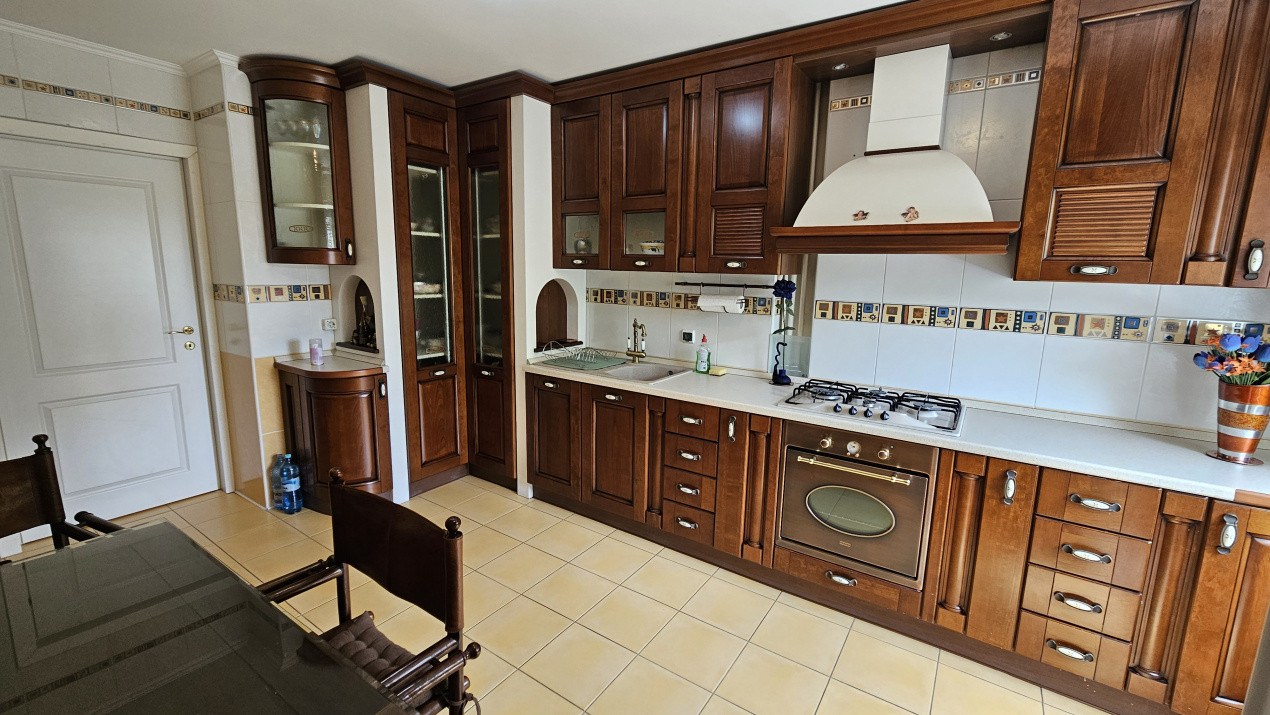 Libertatii * Palatul Parlamentului 4 camere modificat in 2