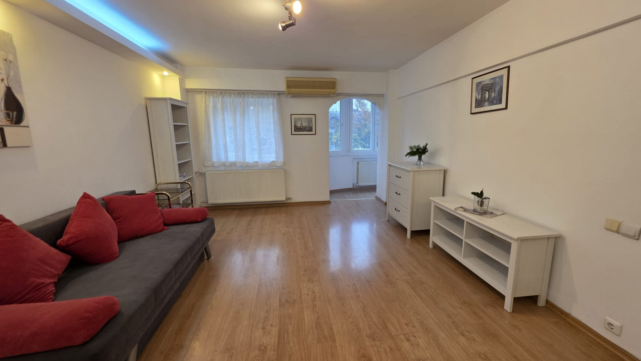 Garsoniera in Piata Victoriei - Grigore Alexandrescu