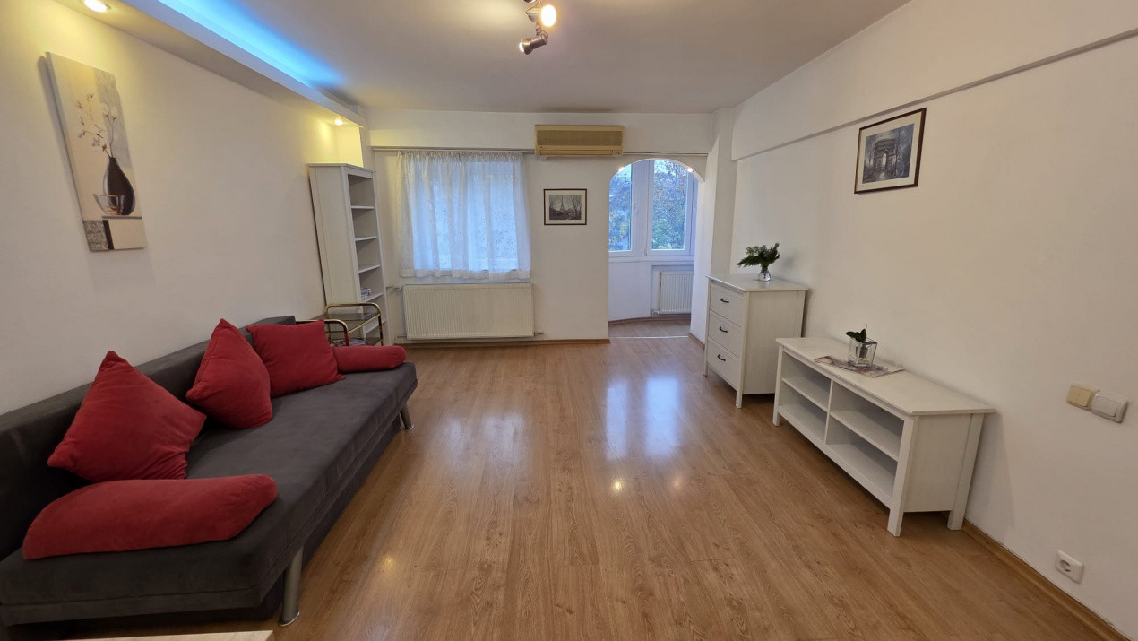 Garsoniera in Piata Victoriei - Grigore Alexandrescu