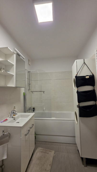 Inchiriere 2 camere Unirii bloc nou - parcare subterana