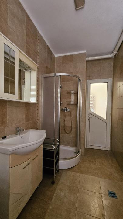 Inchiriere garsoniera la parter Bulevardul Lacul Tei