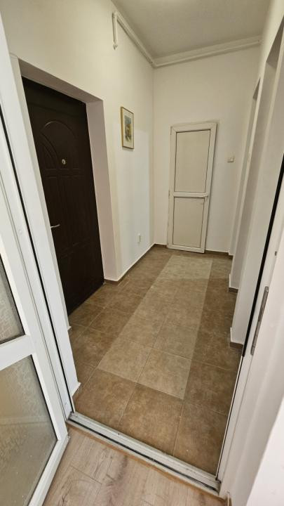 Inchiriere garsoniera la parter Bulevardul Lacul Tei