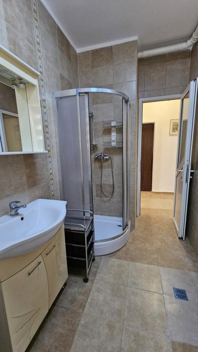 Inchiriere garsoniera la parter Bulevardul Lacul Tei