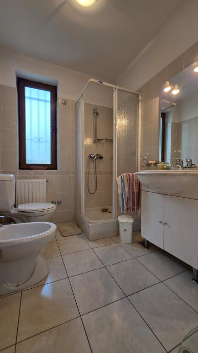 Inchiriere casa singur curte Voluntari