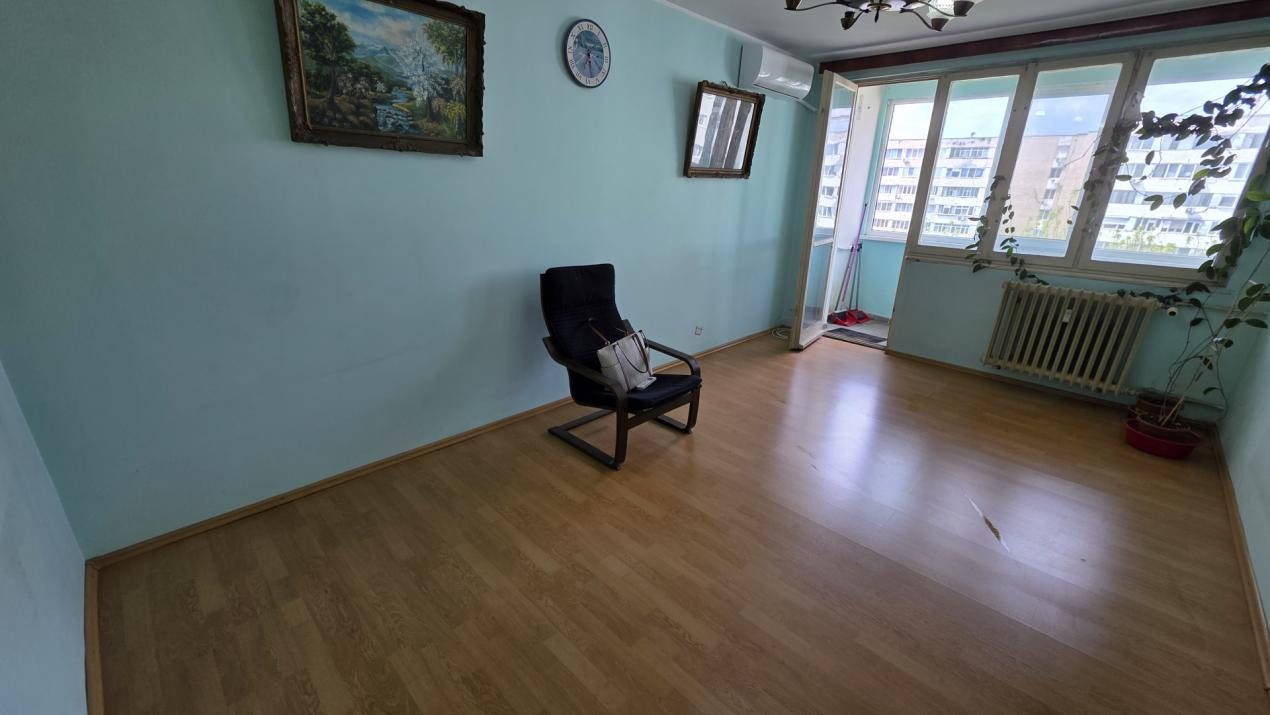 Vanzare 3 camere Bergeni  - Alexandru Obregia