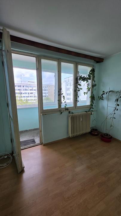 Vanzare 3 camere Bergeni  - Alexandru Obregia