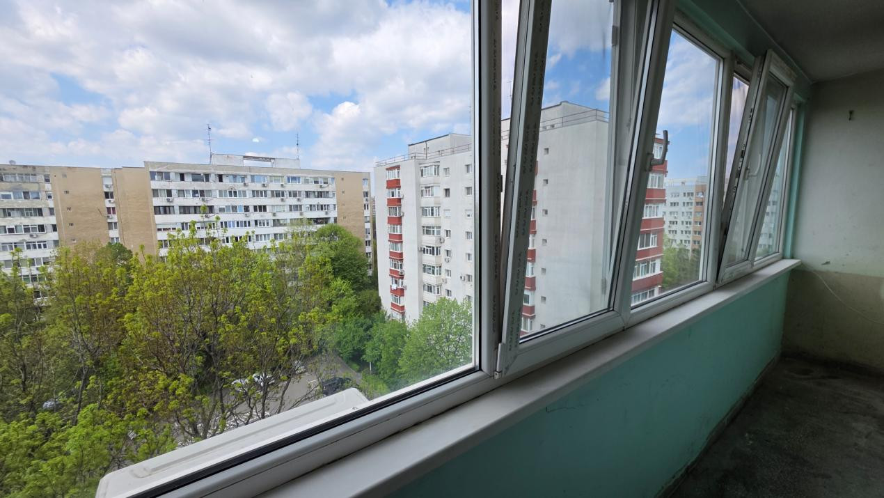 Vanzare 3 camere Bergeni  - Alexandru Obregia