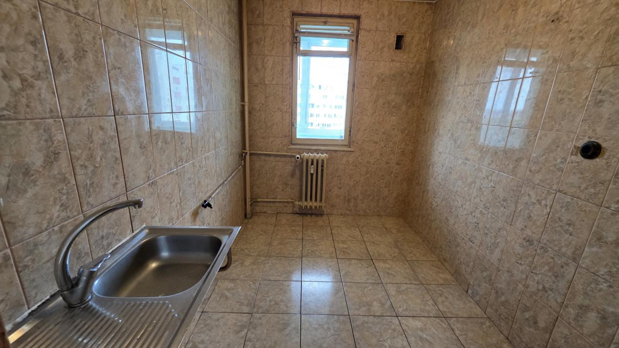 Vanzare 3 camere Bergeni  - Alexandru Obregia