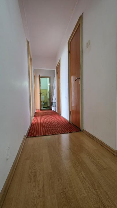 Vanzare 3 camere Bergeni  - Alexandru Obregia