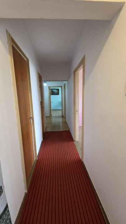 Vanzare 3 camere Bergeni  - Alexandru Obregia