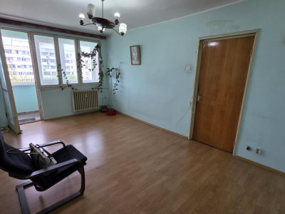 Vanzare 3 camere Bergeni  - Alexandru Obregia