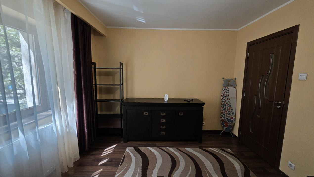 Inchiriere 2 camere Vitan Mall etajul 1/4