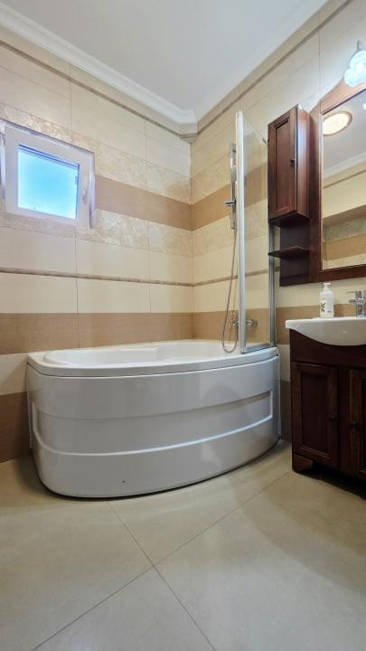 Vanzare 3 camere Universitate Batistei - TNB- Intercontinental CENTRALA PROPRIE