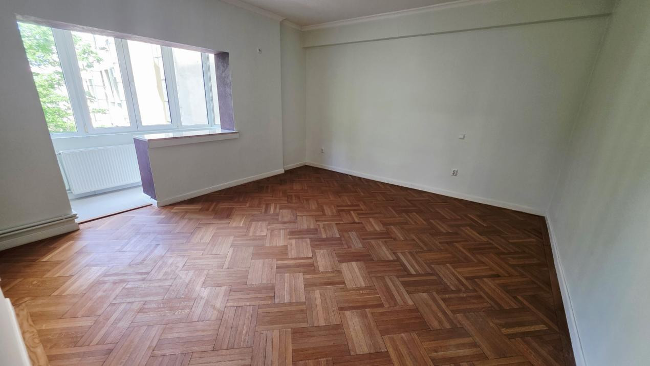 Vanzare 3 camere Universitate Batistei - TNB- Intercontinental CENTRALA PROPRIE