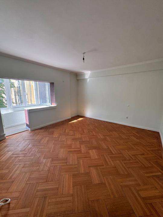 Vanzare 3 camere Universitate Batistei - TNB- Intercontinental CENTRALA PROPRIE