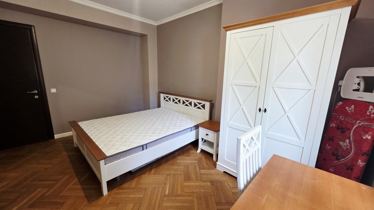 Vanzare 3 camere Universitate Batistei - TNB- Intercontinental CENTRALA PROPRIE