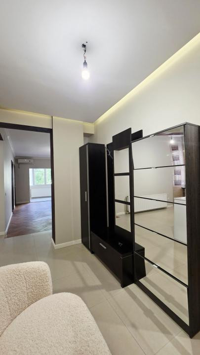 Vanzare 3 camere Universitate Batistei - TNB- Intercontinental CENTRALA PROPRIE