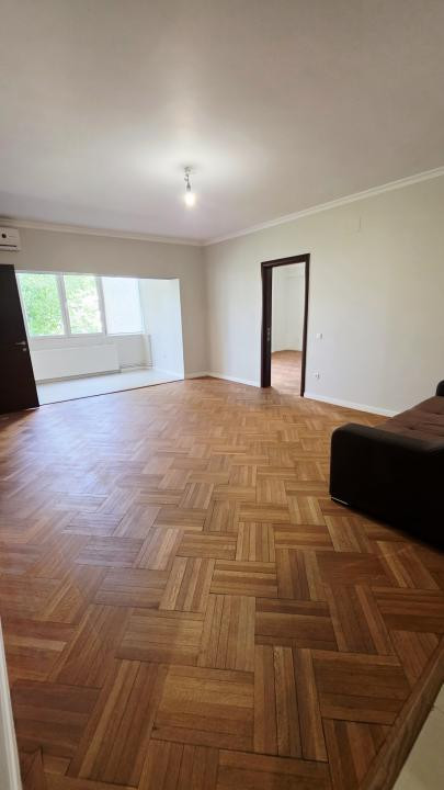 Vanzare 3 camere Universitate Batistei - TNB- Intercontinental CENTRALA PROPRIE