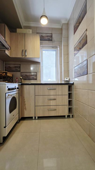 Vanzare 3 camere Universitate Batistei - TNB- Intercontinental CENTRALA PROPRIE