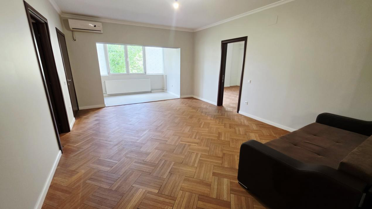 Vanzare 3 camere Universitate Batistei - TNB- Intercontinental CENTRALA PROPRIE