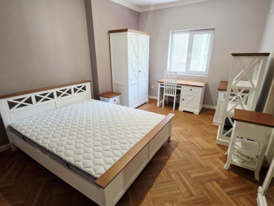 Vanzare 3 camere Universitate Batistei - TNB- Intercontinental CENTRALA PROPRIE