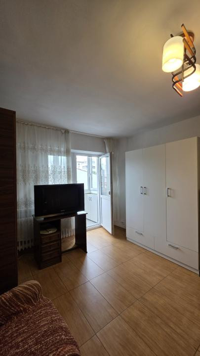 Garsoniera Mihai Bravu * Metrou Obor * bloc mixt