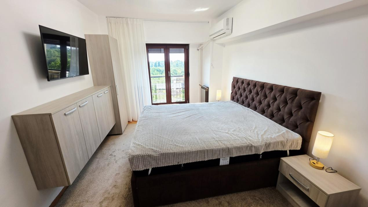 Inchiriere 2 camere Bd Libertatii vedere Parc Izvor renovat 2026