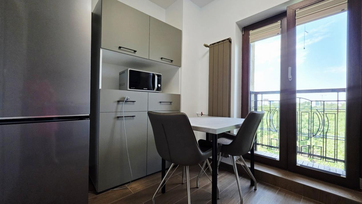 Inchiriere 2 camere Bd Libertatii vedere Parc Izvor renovat 2026