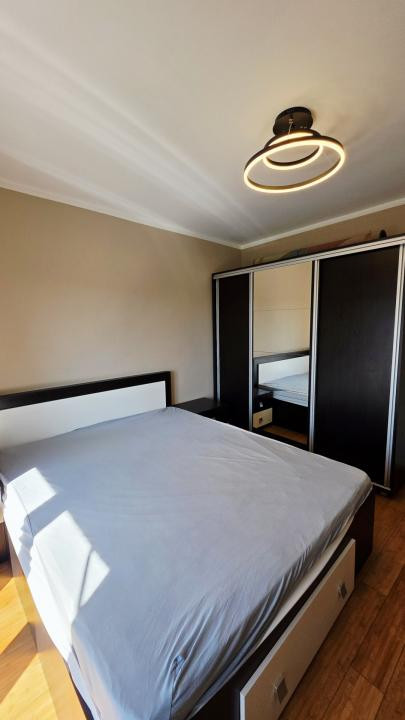 Apartament 3 camere de închiriat – Bulevardul Decebal | 81 mp | Centrală proprie