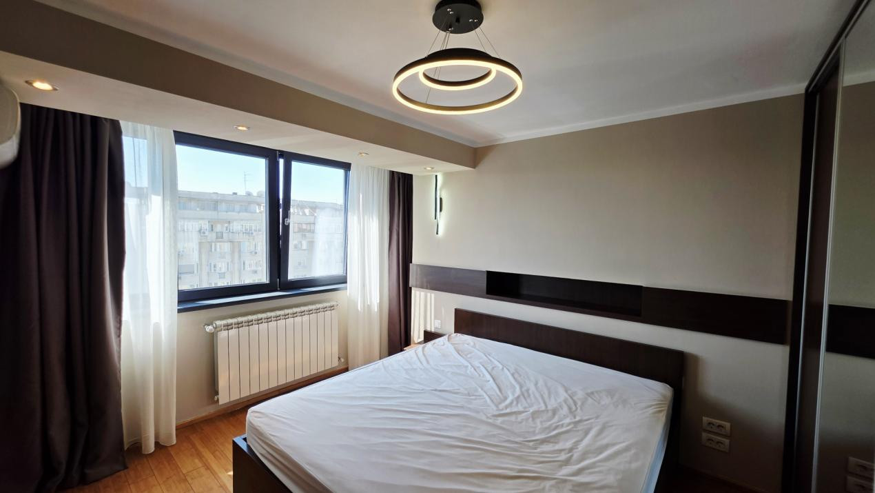 Apartament 3 camere de închiriat – Bulevardul Decebal | 81 mp | Centrală proprie
