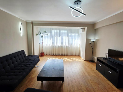 Apartament 3 camere de închiriat – Bulevardul Decebal | 81 mp | Centrală proprie