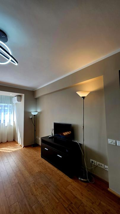 Apartament 3 camere de închiriat – Bulevardul Decebal | 81 mp | Centrală proprie