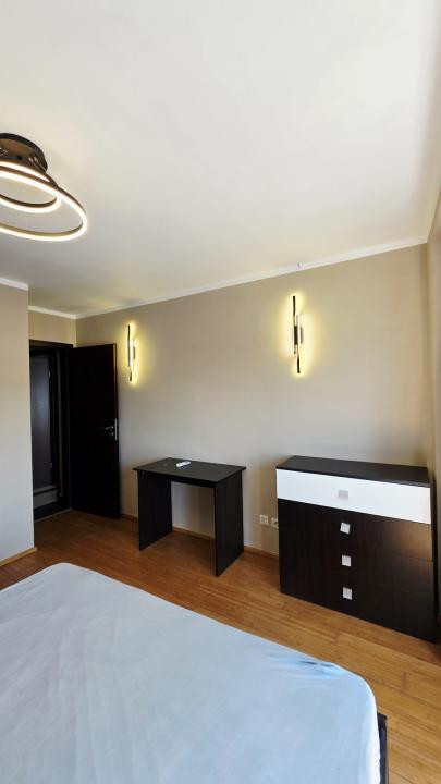 Apartament 3 camere de închiriat – Bulevardul Decebal | 81 mp | Centrală proprie