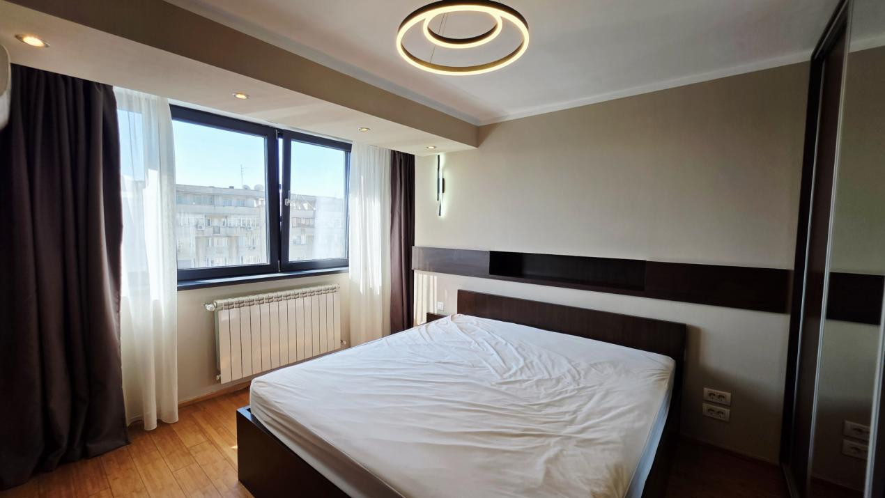 Apartament 3 camere de închiriat – Bulevardul Decebal | 81 mp | Centrală proprie