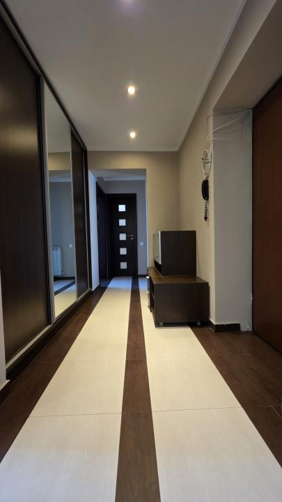 Apartament 3 camere de închiriat – Bulevardul Decebal | 81 mp | Centrală proprie