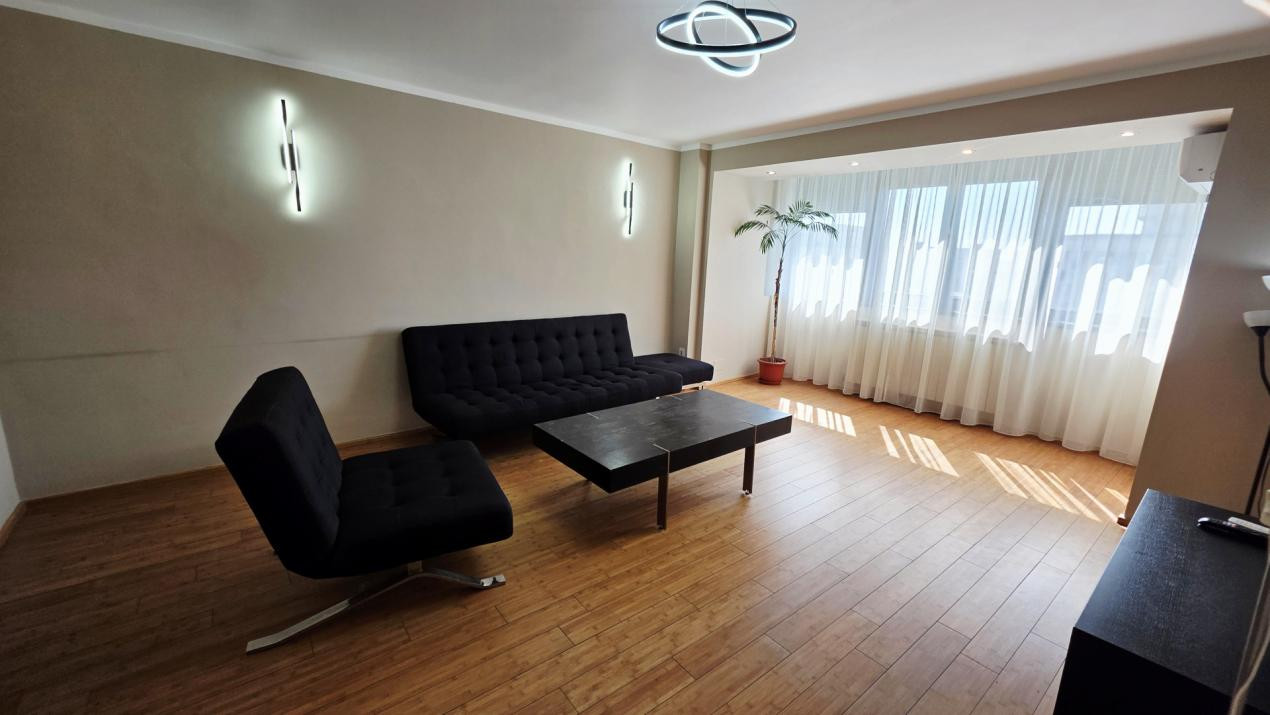 Apartament 3 camere de închiriat – Bulevardul Decebal | 81 mp | Centrală proprie